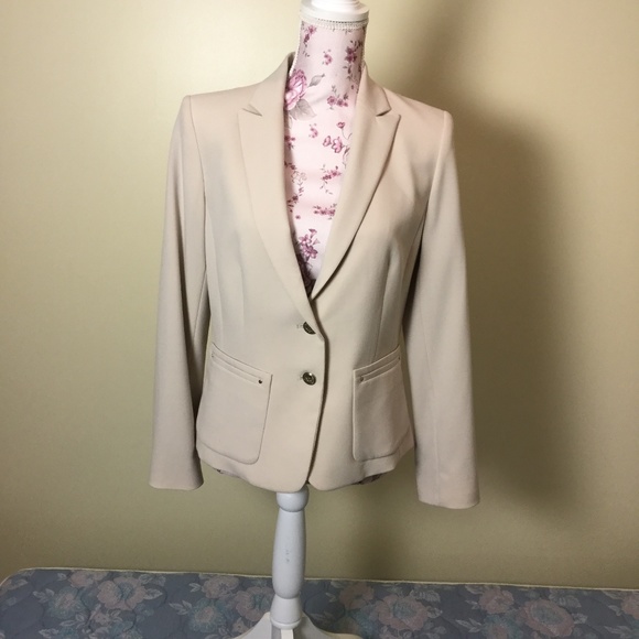 Anne Klein Dresses & Skirts - Anne Klein Tan Blazer & Skirt Suit - Size 6